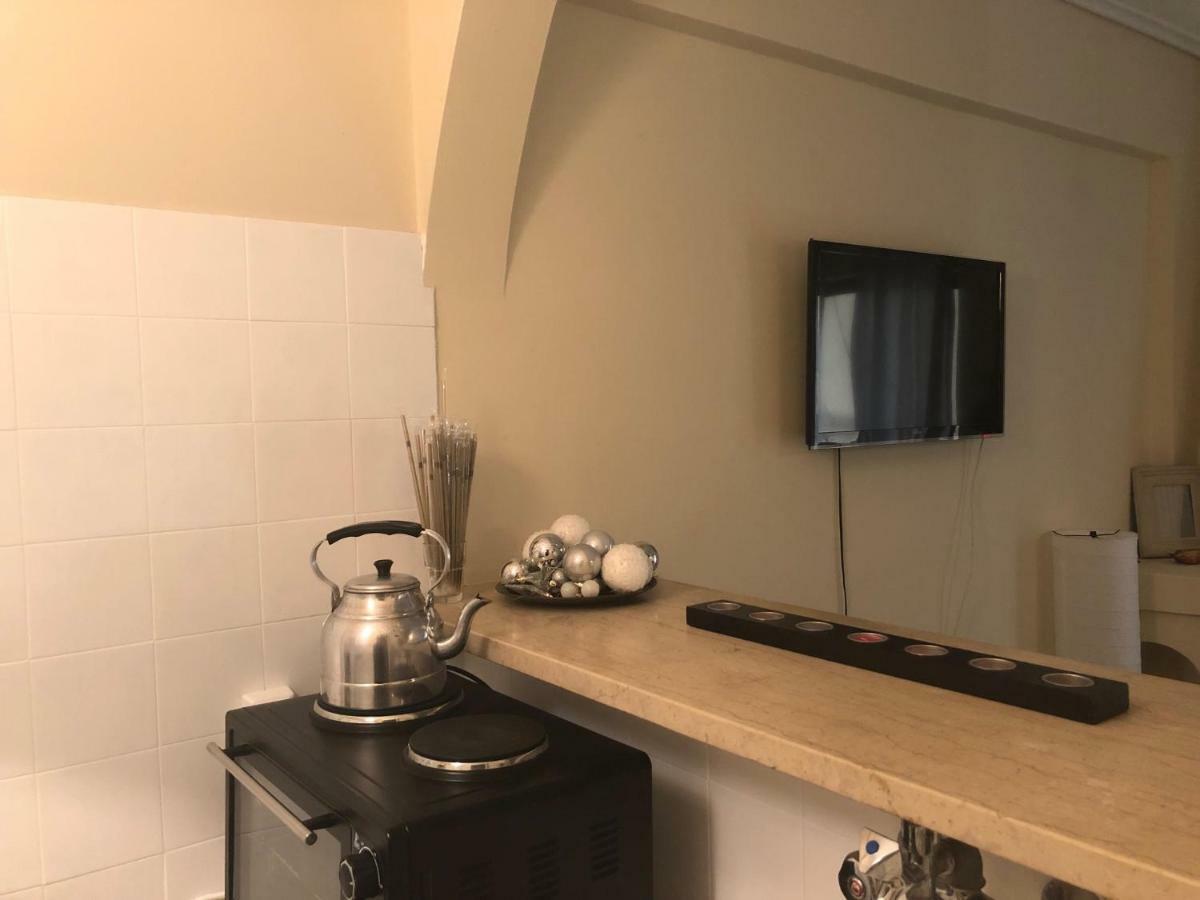 Apartment 100 Meters From The Terminal Station Atena Exterior foto