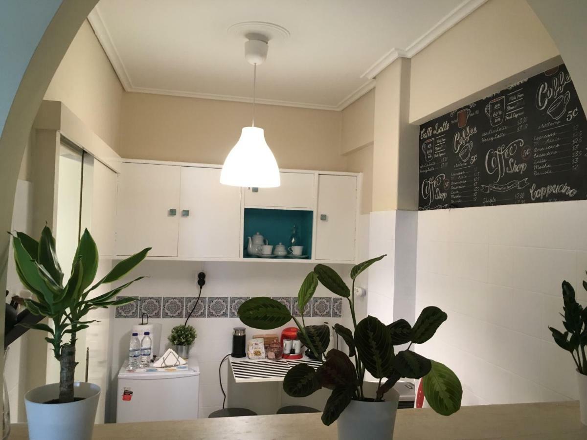 Apartment 100 Meters From The Terminal Station Atena Exterior foto