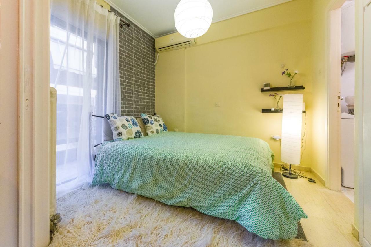 Apartment 100 Meters From The Terminal Station Atena Exterior foto