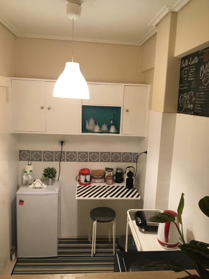 Apartment 100 Meters From The Terminal Station Atena Exterior foto