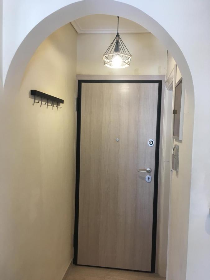 Apartment 100 Meters From The Terminal Station Atena Exterior foto
